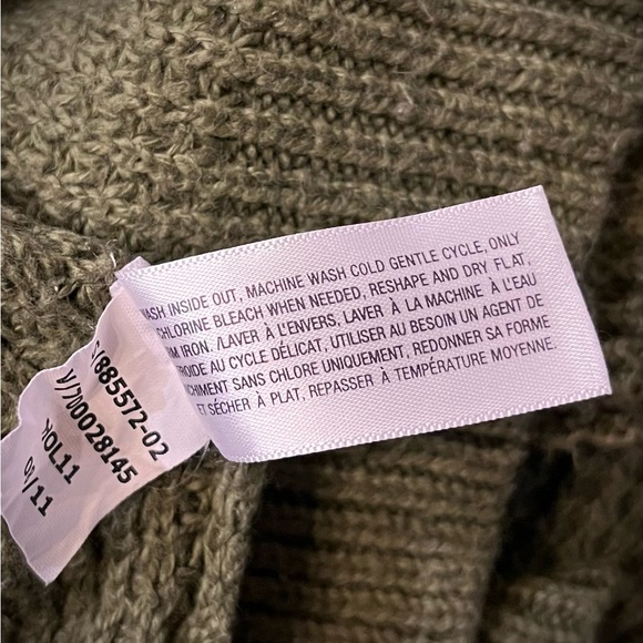 Old Navy lightweight scoop neck sweater - Picture 6 of 7